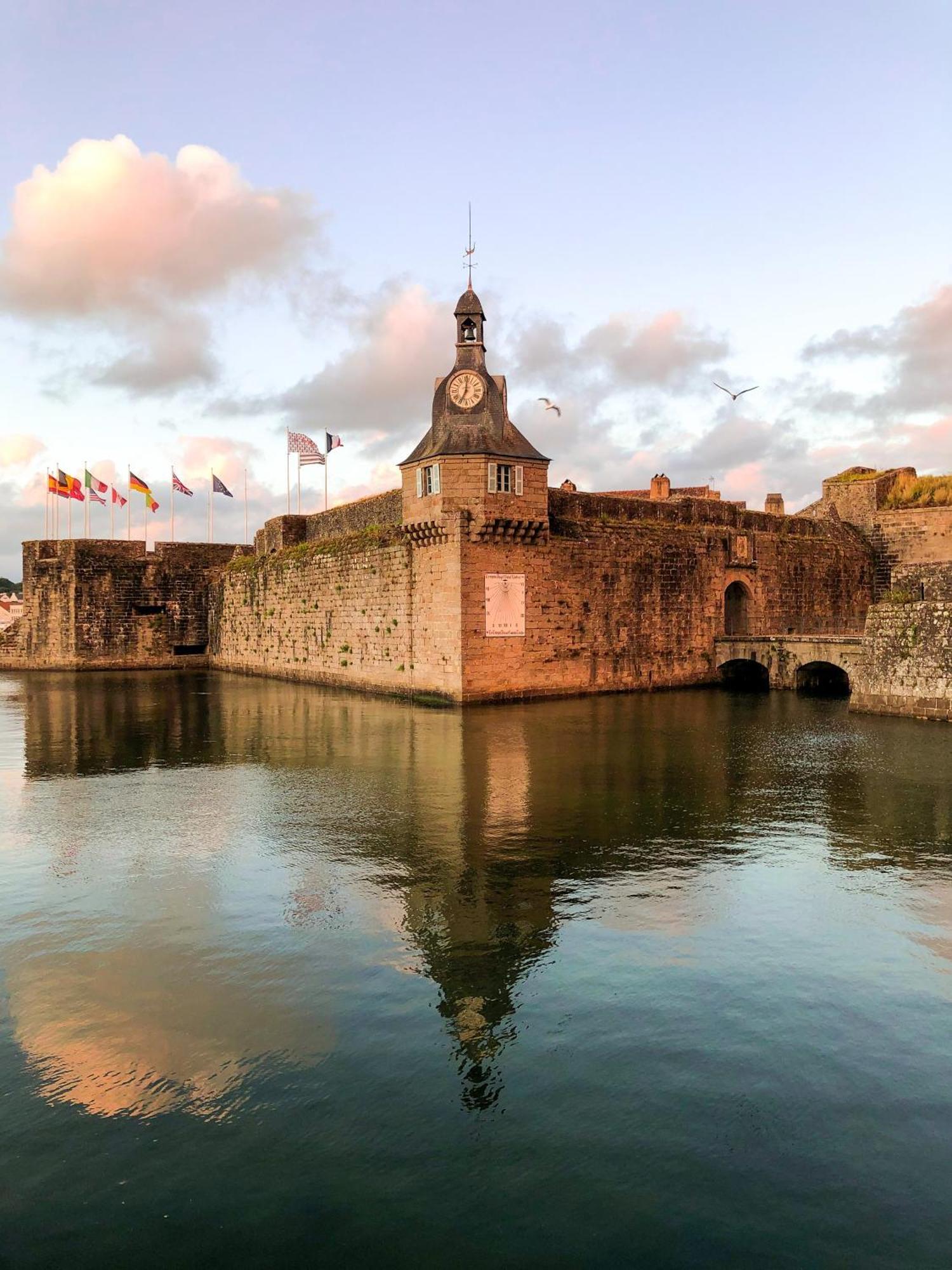 Ostal - Auberge De Jeunesse Concarneau Esterno foto